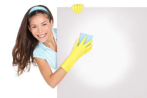 Commercial deep cleaning service for N22 offices and shared spaces